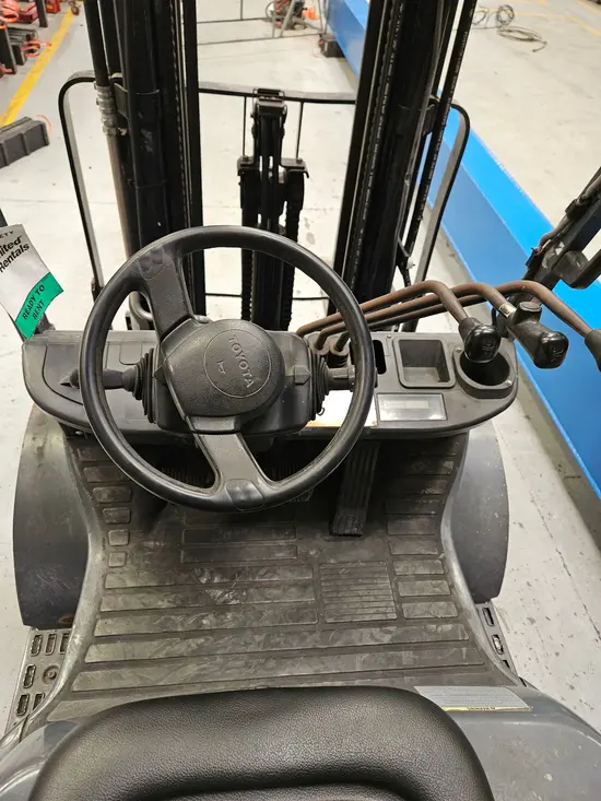 2016 Toyota 8FGU25 Warehouse Forklift