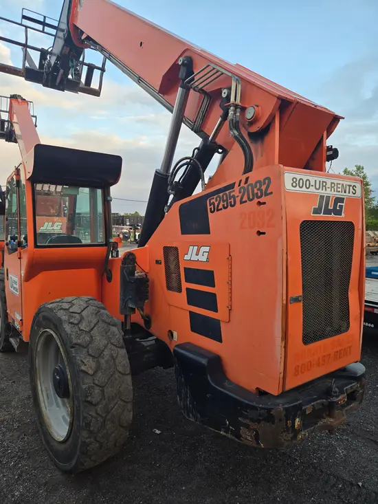 2016 SKYTRAK 8042 Forklift