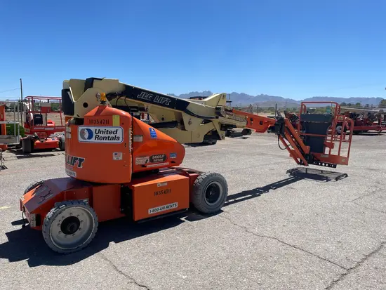 2015 JLG E400AJPN Articulating Boom Lift