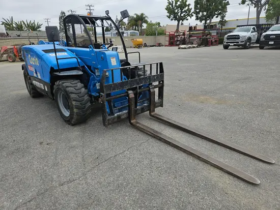 2017 Genie GTH-5519 Forklift