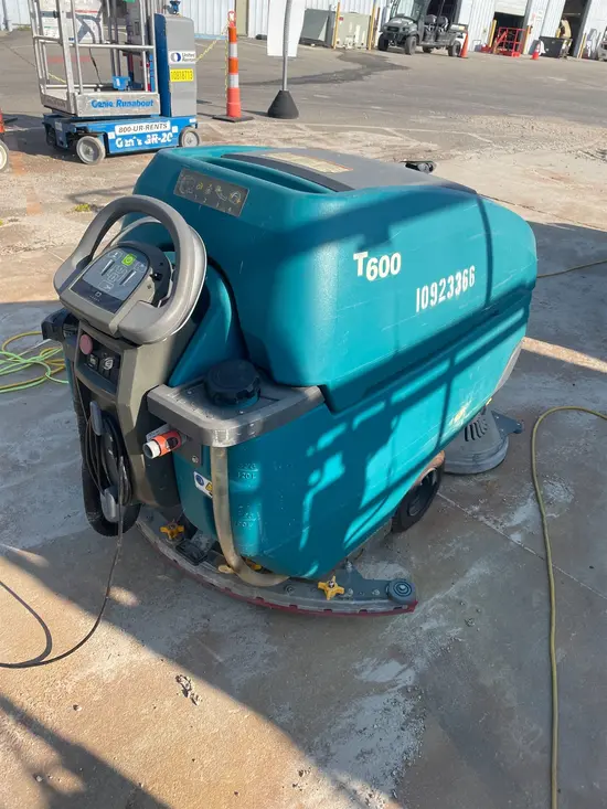 2019 Tennant T600-28 Scrubber