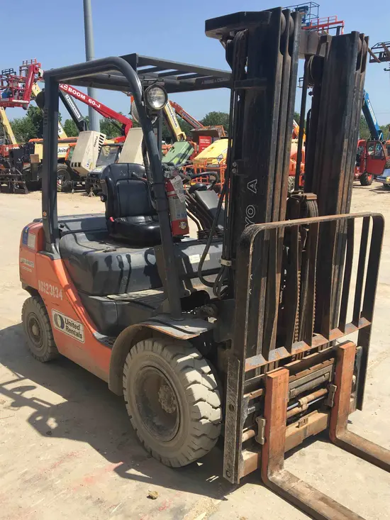 2013 Toyota 8FDU25 Warehouse Forklift