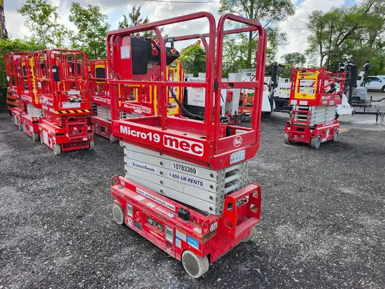 2018 MEC MICRO 19 Scissor Lift