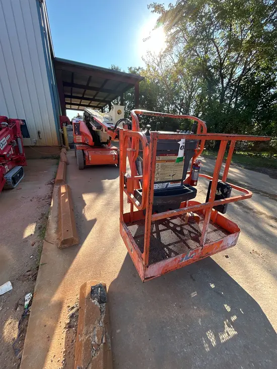 2015 JLG E400AJPN Articulating Boom Lift