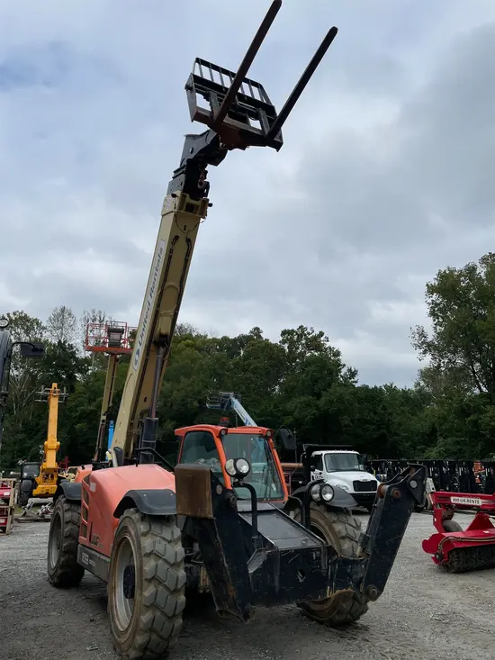 2019 JLG 1055 Forklift