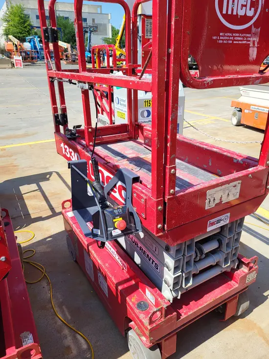 2017 MEC 1330SE Scissor Lift