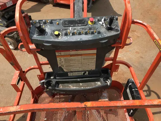 2015 JLG E400AJPN Articulating Boom Lift