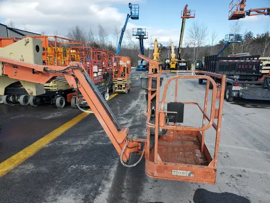 2013 JLG E450AJ Articulating Boom Lift
