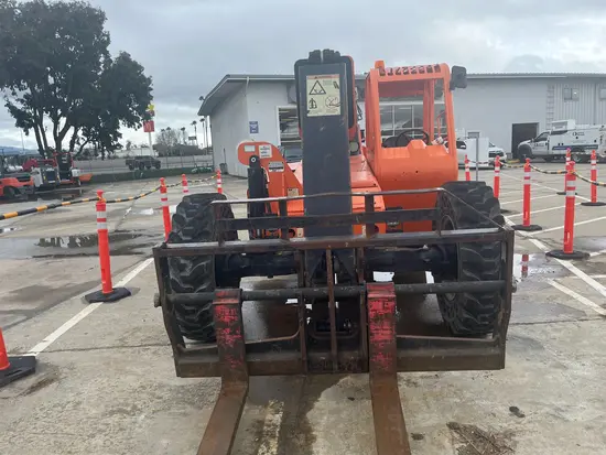 2015 SKYTRAK 8042 Forklift