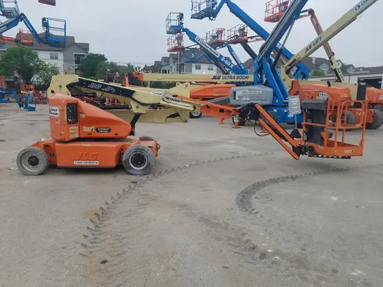 2012 JLG E400AJPN Articulating Boom Lift