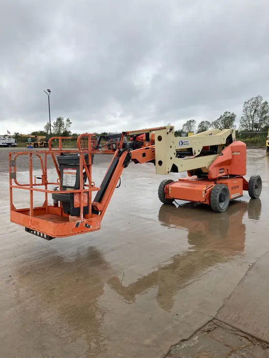 2015 JLG E450AJ Articulating Boom Lift