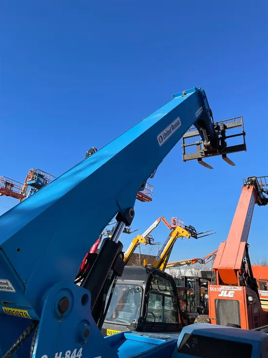 2016 Genie GTH-844D Forklift