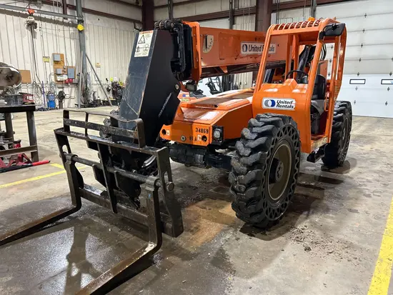 2016 SKYTRAK 8042 Forklift
