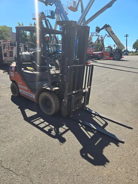 2018 Toyota 8FGU25 Warehouse Forklift