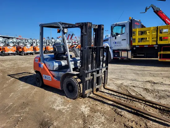 2018 Toyota 8FDU25 Warehouse Forklift