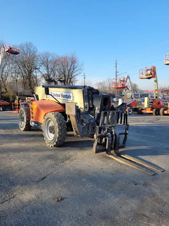 2016 JLG 1055 Forklift