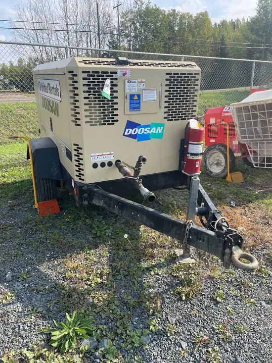 2018 Doosan P425/HP375WCU Air Compressor