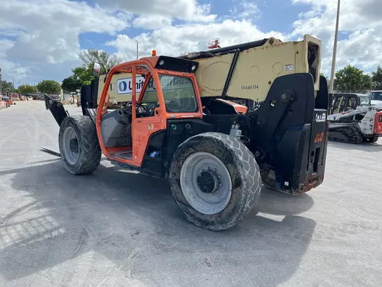 2015 JLG 1055 Forklift