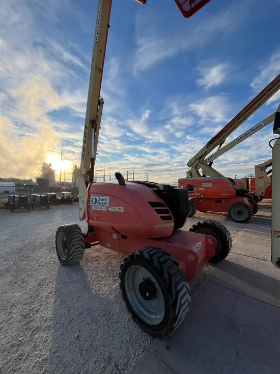2014 JLG 600AJ Articulating Boom Lift