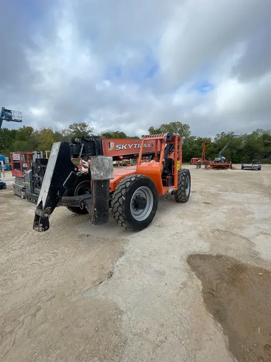 2017 SKYTRAK 10054 Forklift