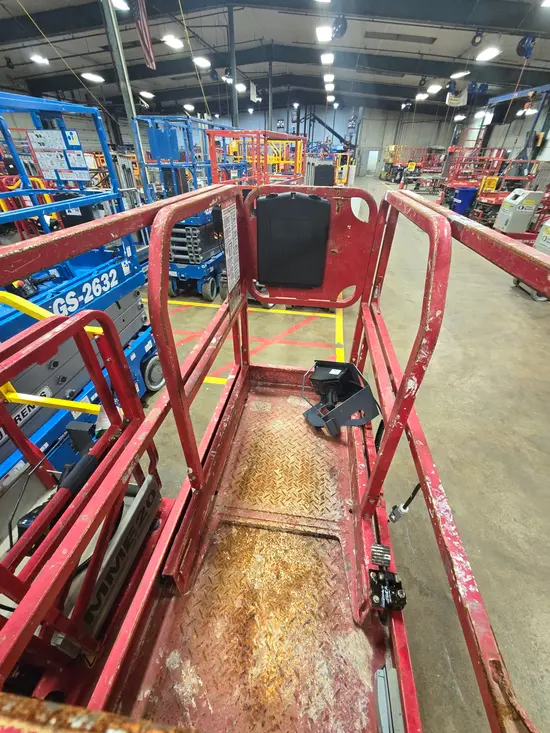 2018 MEC MICRO 19 Scissor Lift
