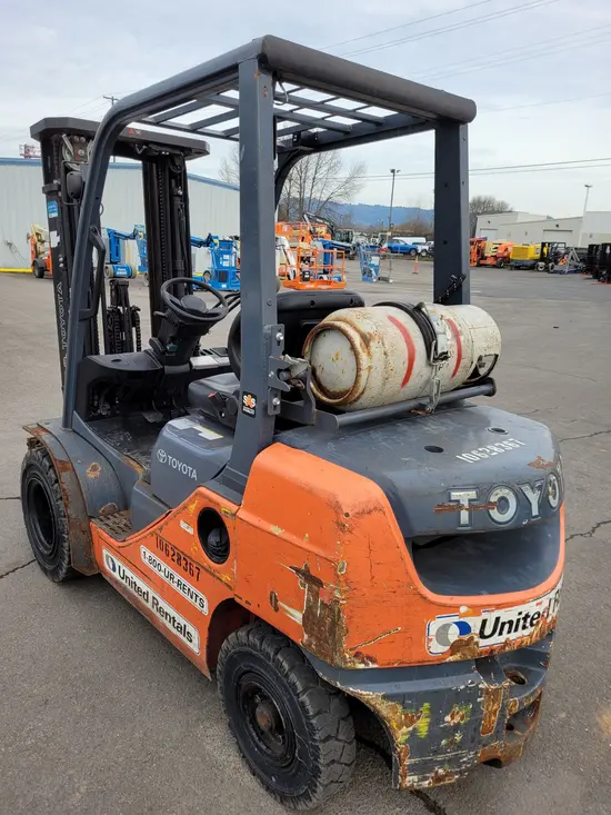 2017 Toyota 8FGU25 Warehouse Forklift