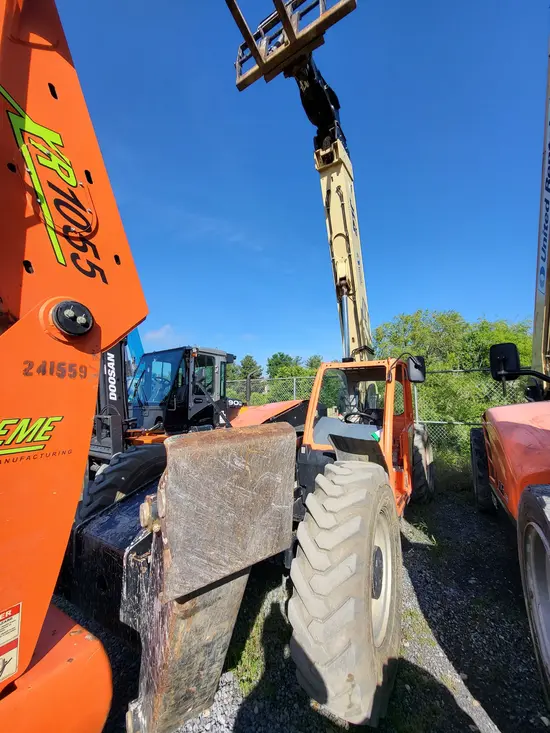2016 JLG 1055 Forklift