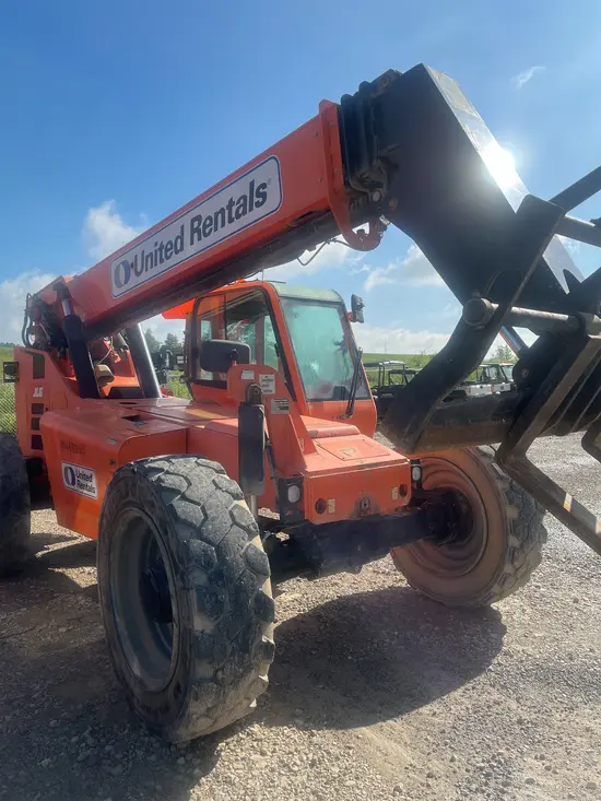 2016 SKYTRAK 8042 Forklift