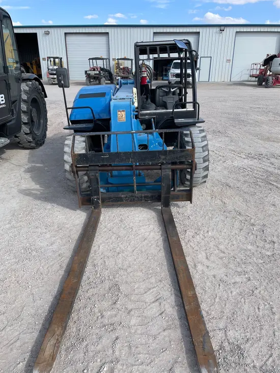 2017 Genie GTH-5519 Forklift