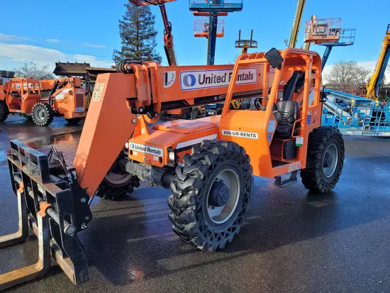 2015 SKYTRAK 8042 Forklift