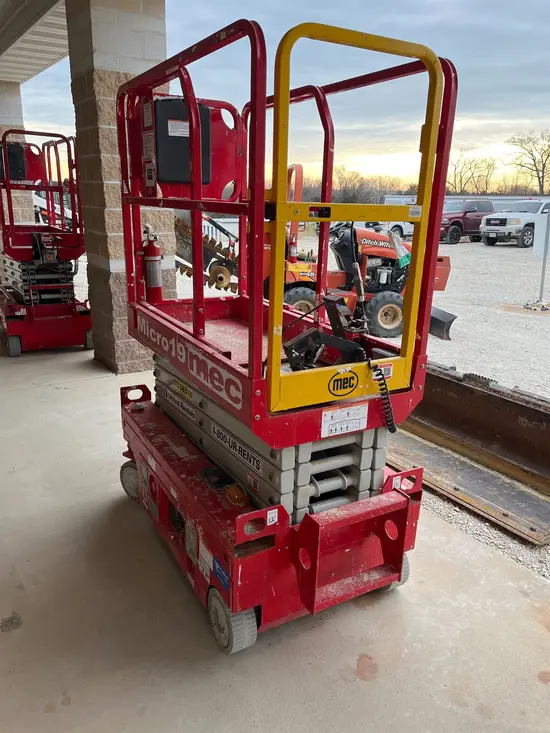 2022 MEC MICRO 19 Scissor Lift