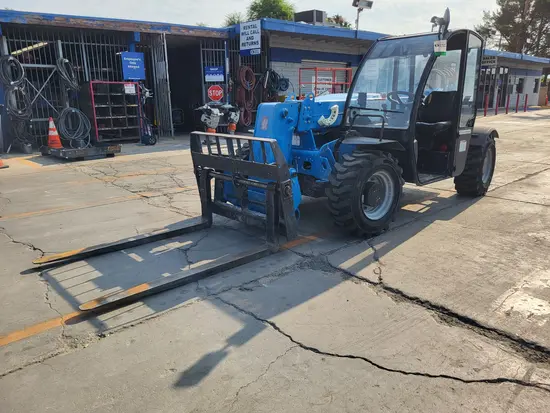 2017 Genie GTH-5519 Forklift