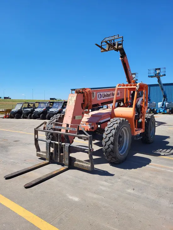 2014 SKYTRAK 8042 Forklift