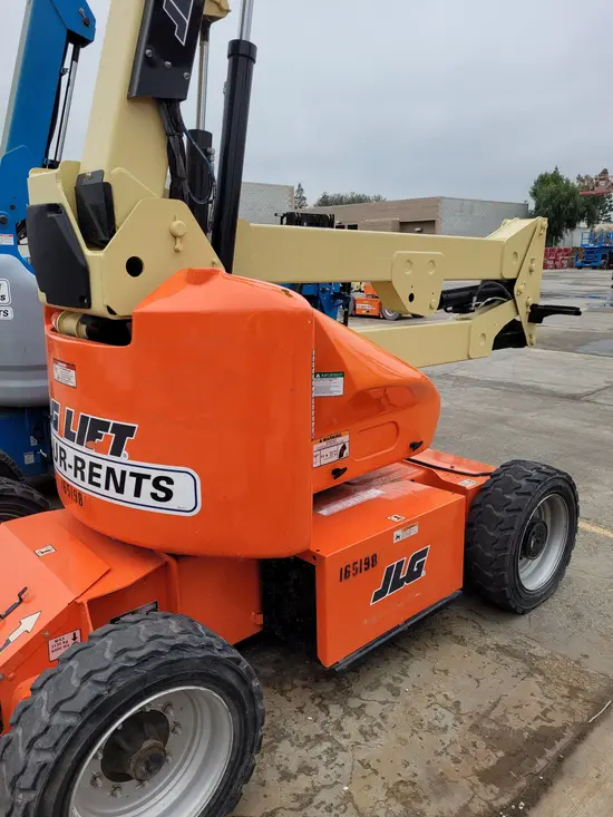 2016 JLG E450AJ Articulating Boom Lift