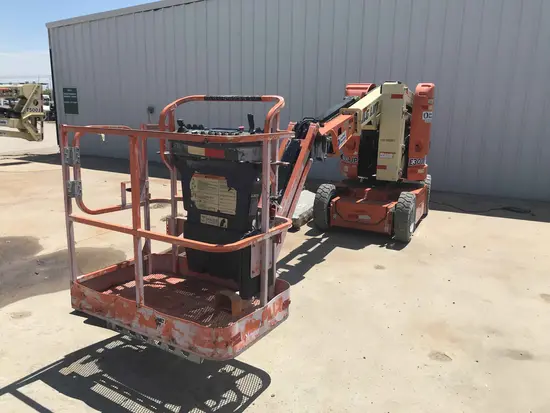 2013 JLG E300AJP Articulating Boom Lift