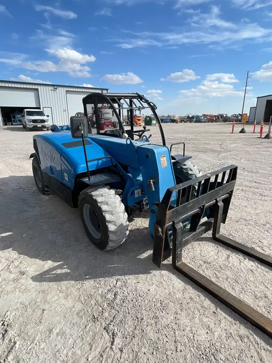 2017 Genie GTH-5519 Forklift