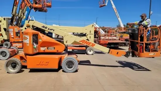 2013 JLG E400AN Articulating Boom Lift