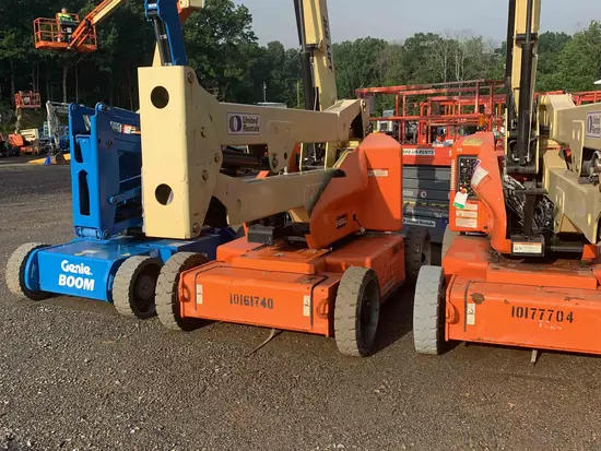 2013 JLG E450AJ Articulating Boom Lift