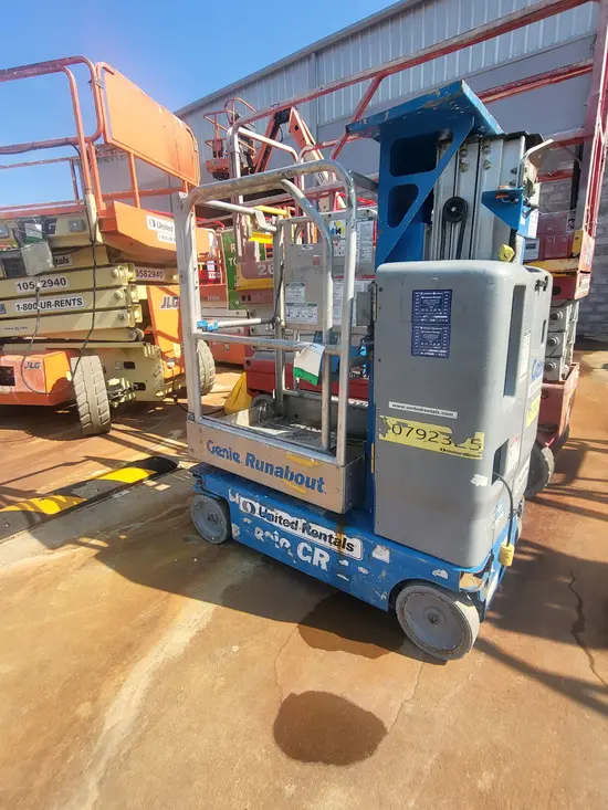 2018 Genie GR-12 Self-Propelled One-Person Lift