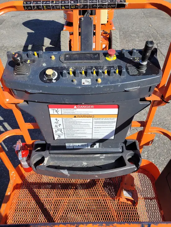 2014 JLG E300AJP Articulating Boom Lift