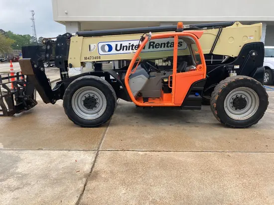 2016 JLG 1055 Forklift
