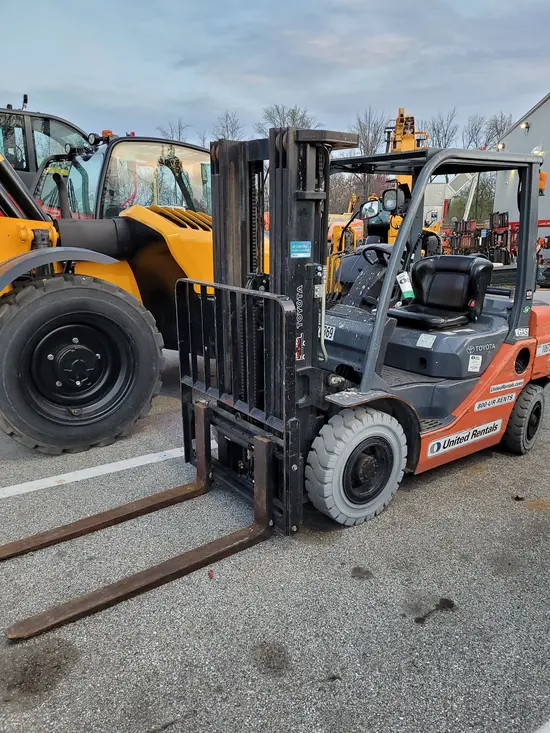 2017 Toyota 8FGU25 Warehouse Forklift