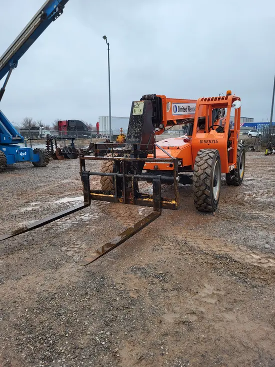 2017 SKYTRAK 8042 Forklift