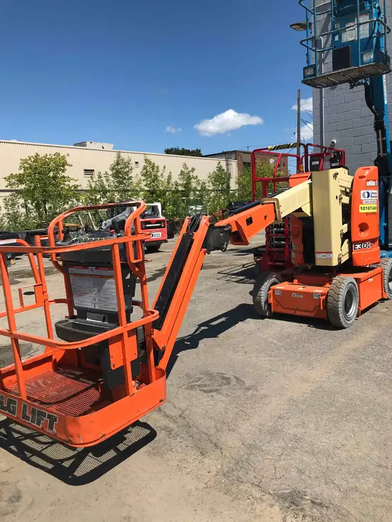2013 JLG E300AJP Articulating Boom Lift