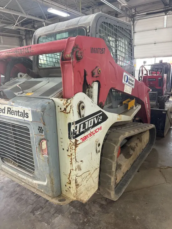 2017 Takeuchi TL10V2-CR Track Loader