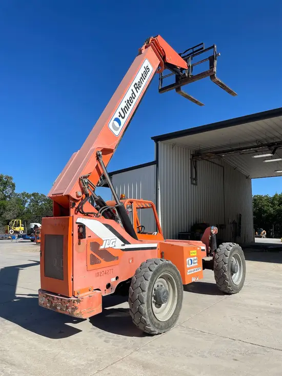 2014 SKYTRAK 8042 Forklift