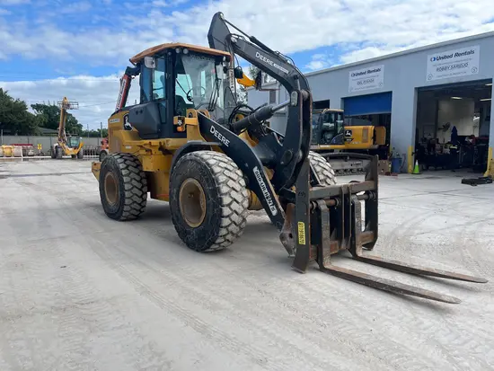 2019 John Deere 624L Wheel Loader