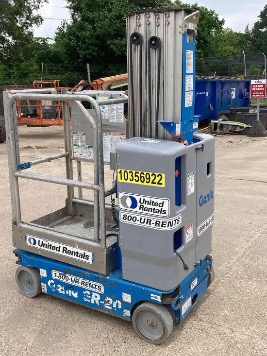 2015 Genie GR-20 Self-Propelled One-Person Lift