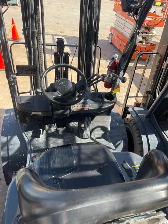 2018 Toyota 8FGU25 Warehouse Forklift