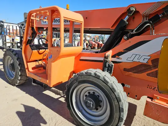 2014 SKYTRAK 8042 Forklift